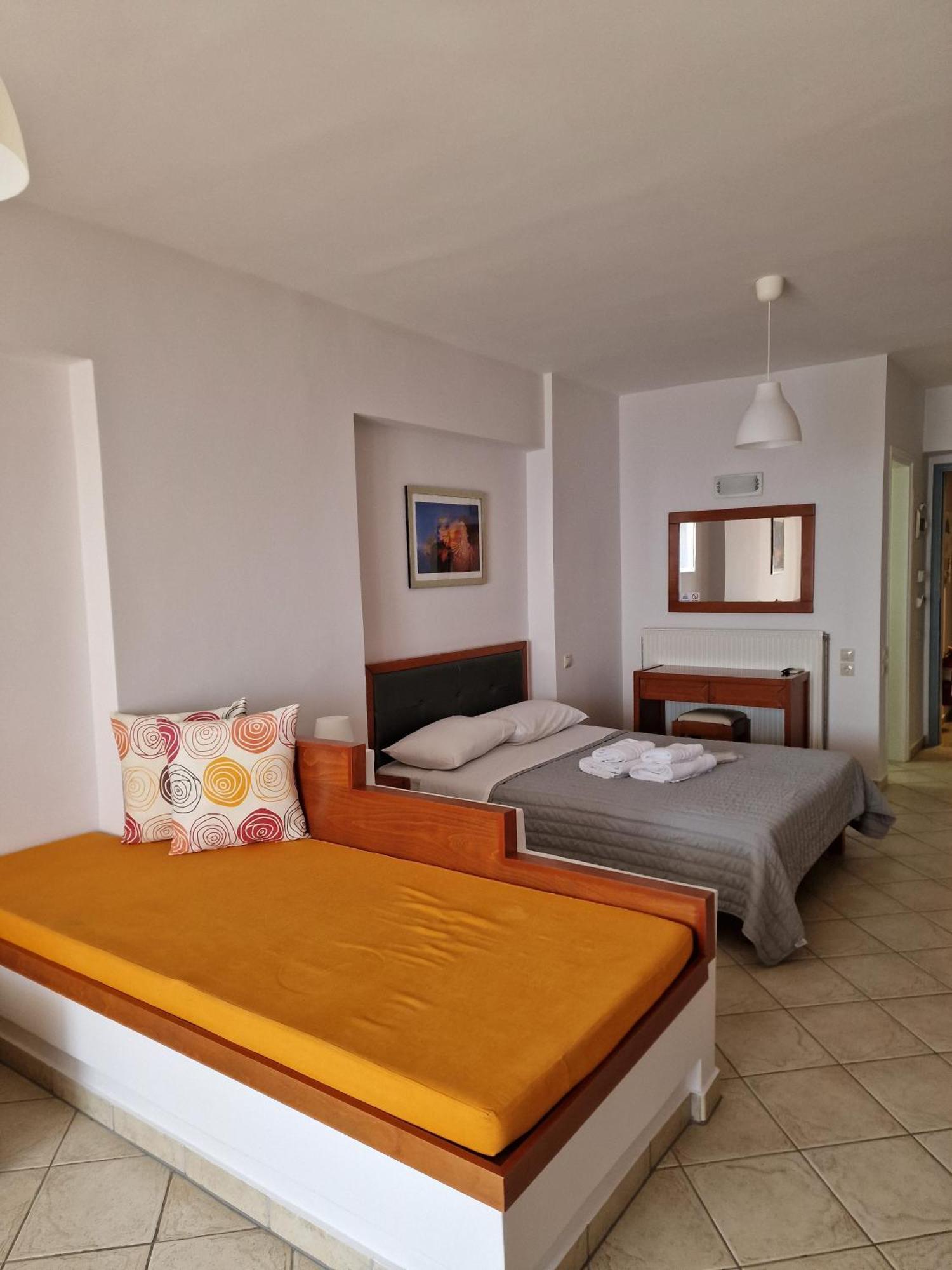 Porto Xronia Aparthotel Khrónia Buitenkant foto