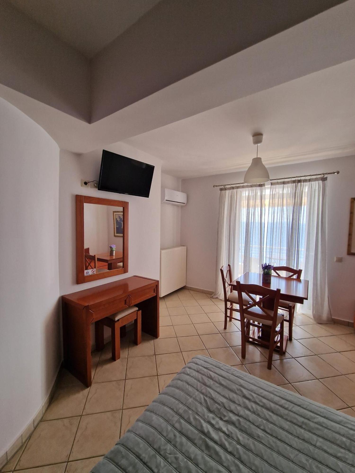 Porto Xronia Aparthotel Khrónia Buitenkant foto