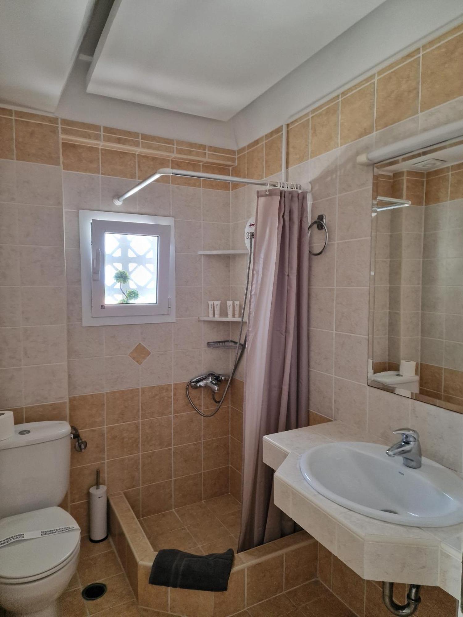 Porto Xronia Aparthotel Khrónia Buitenkant foto