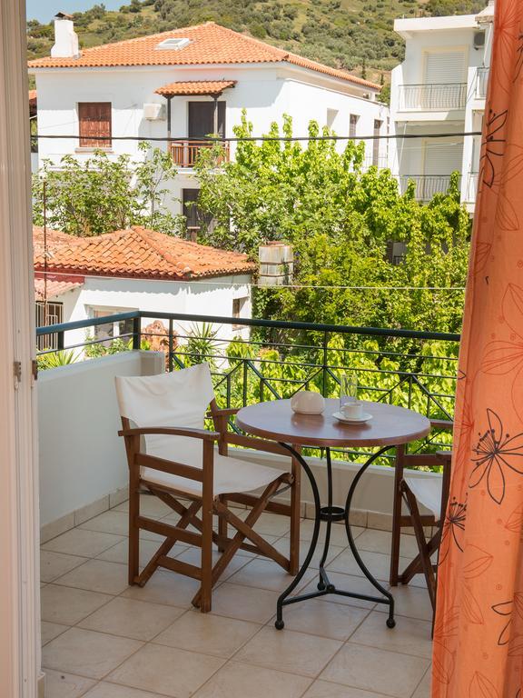 Porto Xronia Aparthotel Khrónia Buitenkant foto